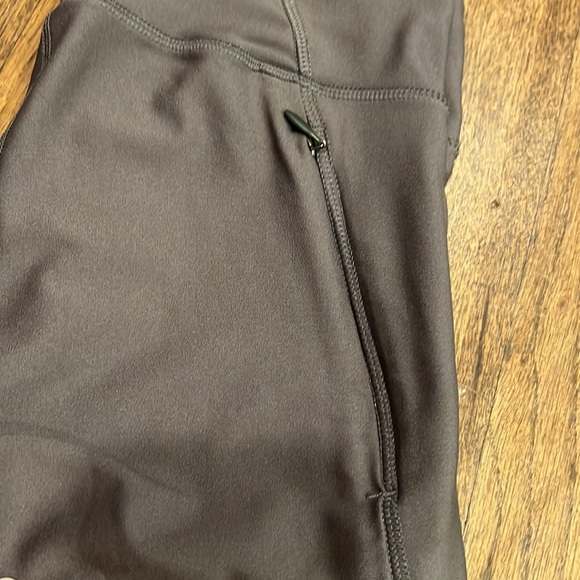 UNDER ARMOUR COMPRESSION PANTS #1417, size medium - Picture 8 of 8